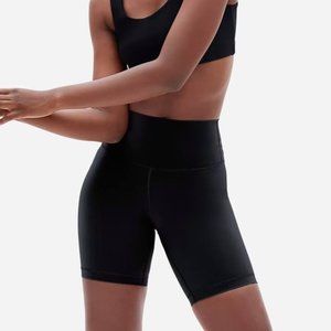 Everlane - The Perform Bike Short in black